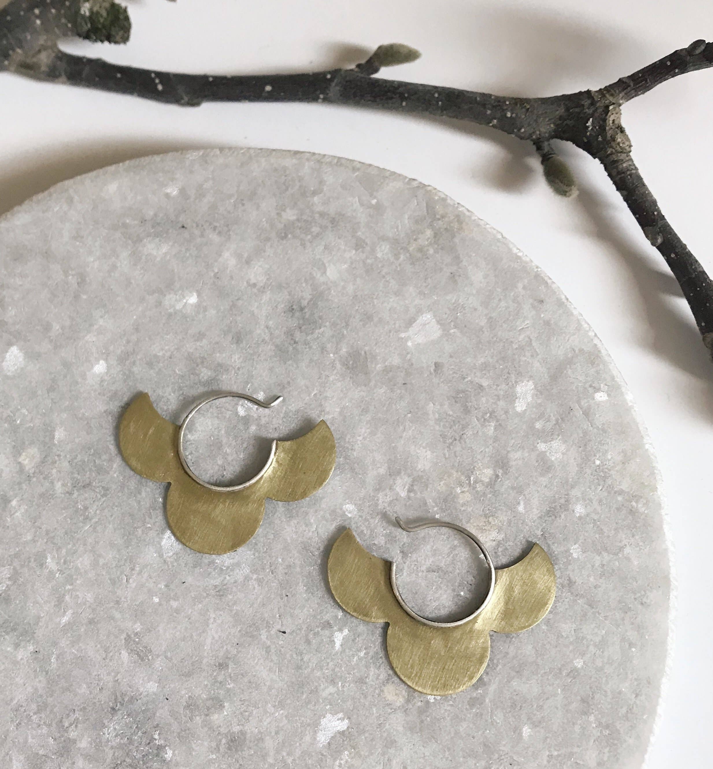 Flor Disc Hoop Earrings